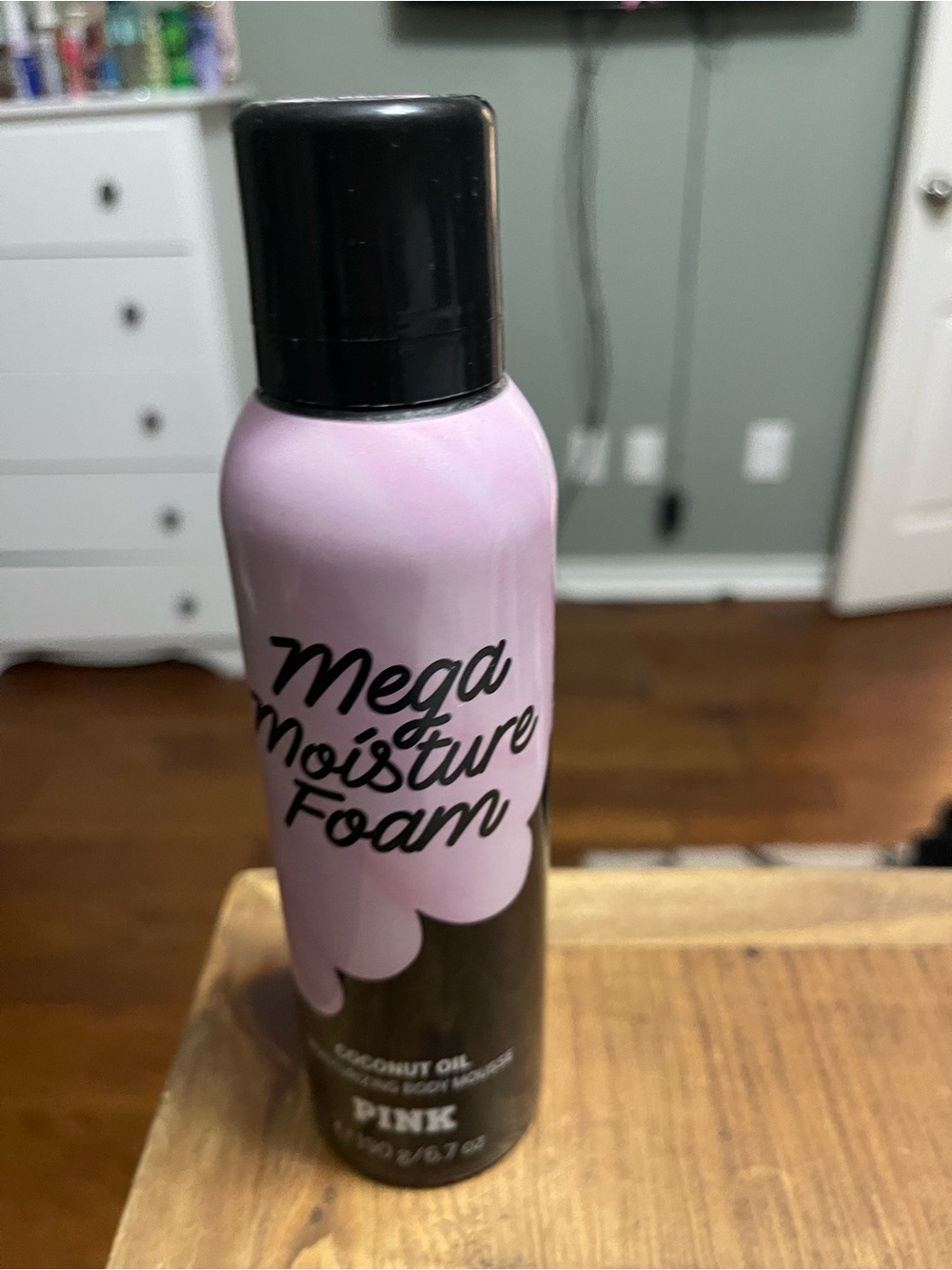 Victoria's Secret Mega Moisture Foam — Light Pink & Black